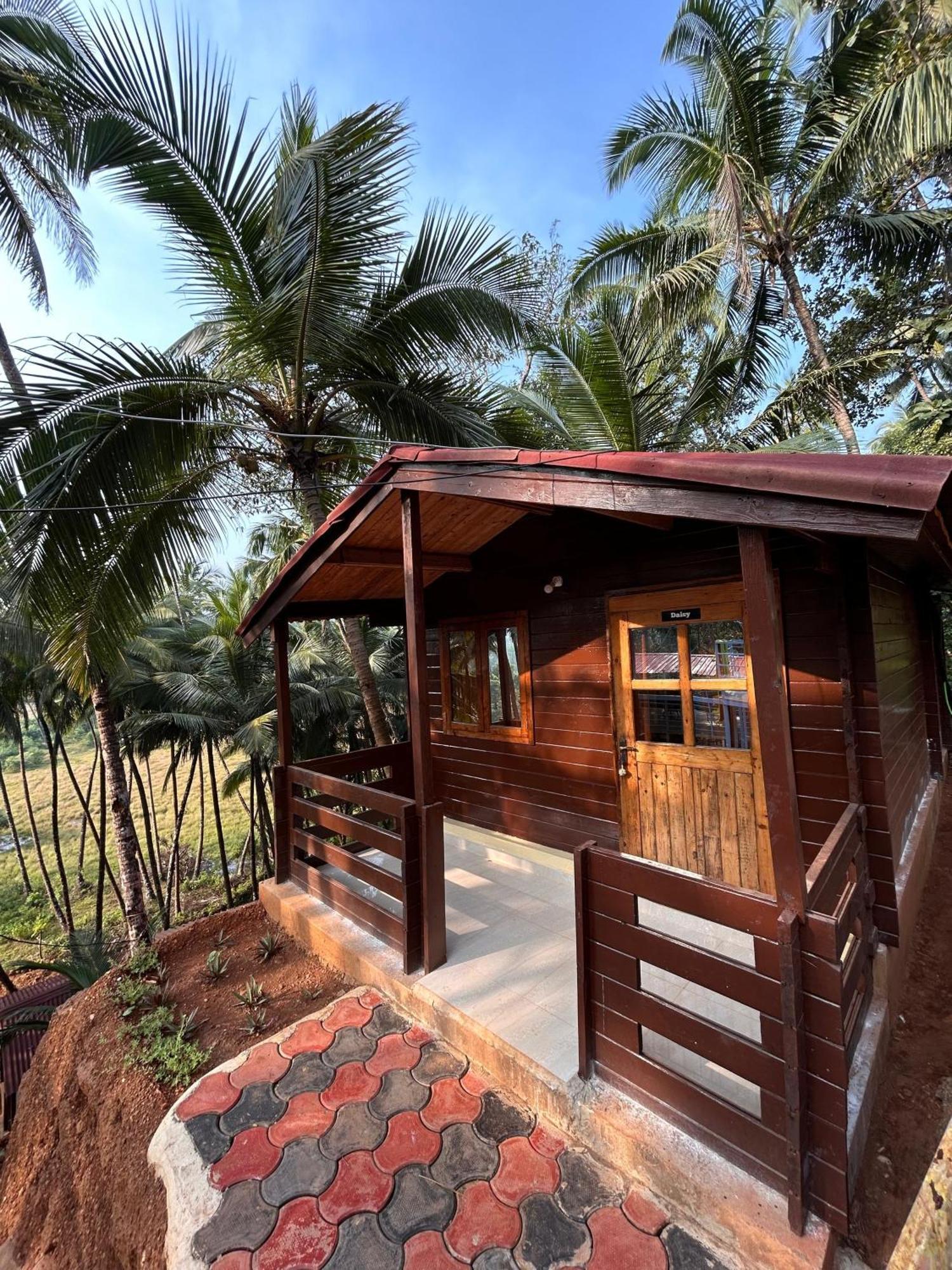 Mountain Breeze Wooden Guest house